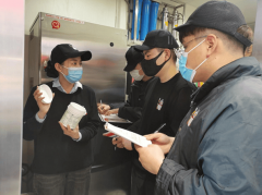 <b>以窥见蜜雪冰城对食物平安的极致逃求</b>